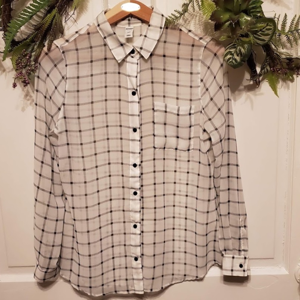 Bundle - 5 Button Down Tops - Picture 3 of 5